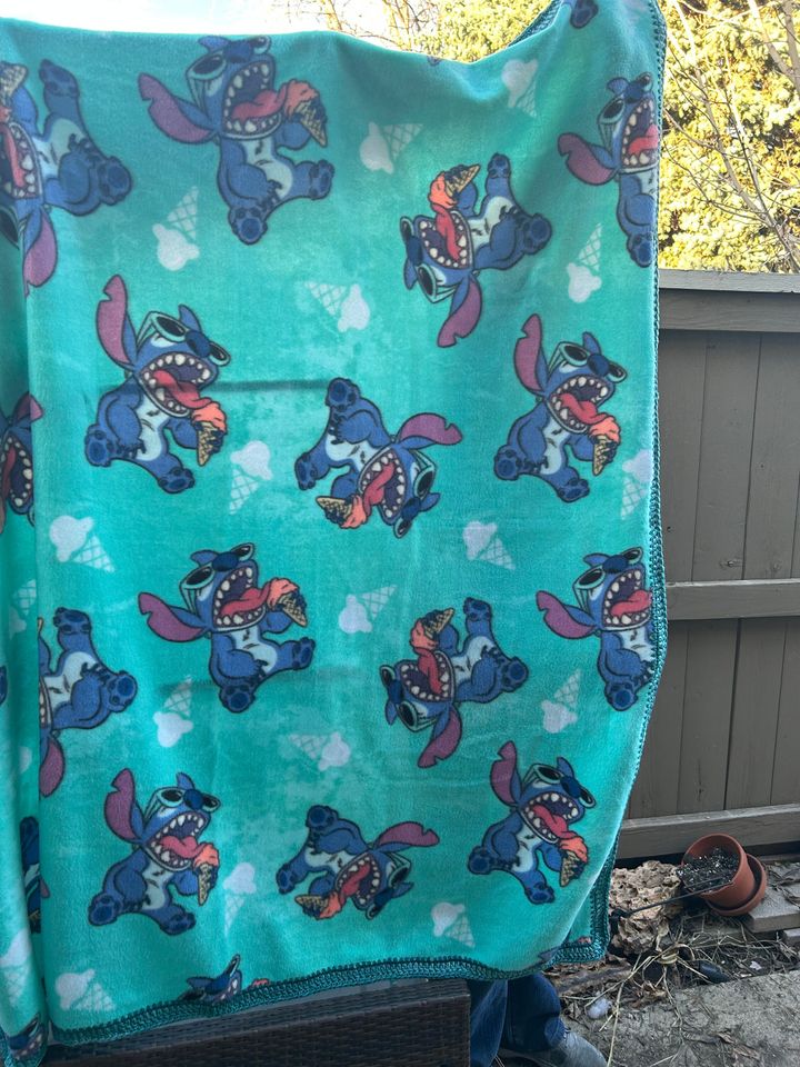 Stitch Is Back in this Fun Fleece Blanket Crochet Edging