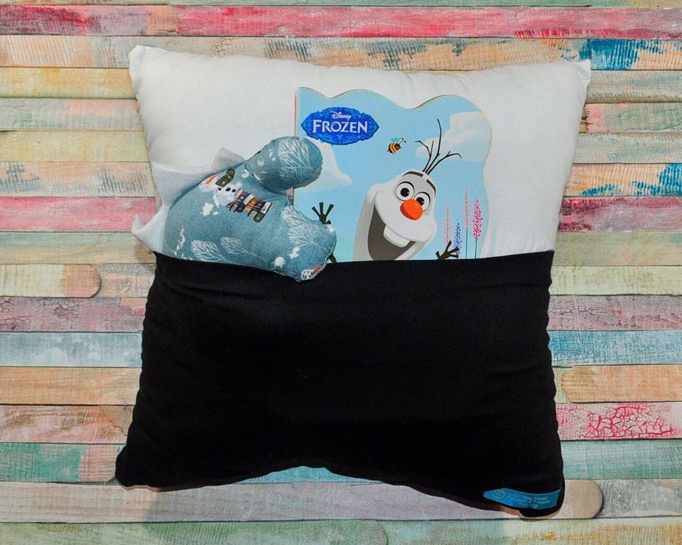 Nerdipillows Reading Snowman Pocket Pillow