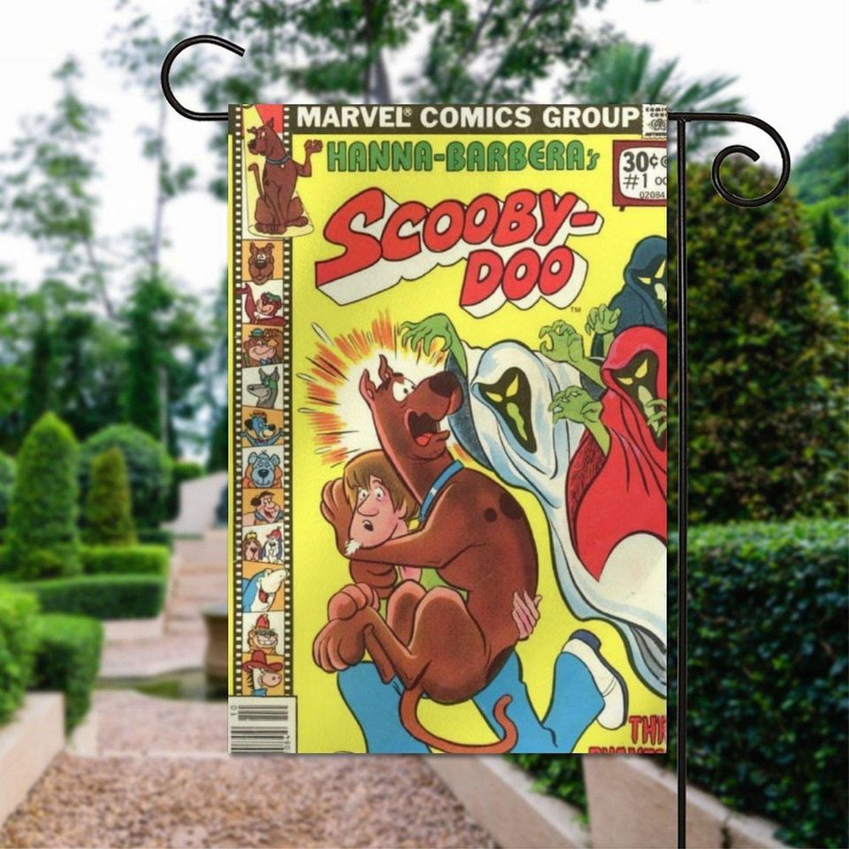 Scooby-Doo Halloween Garden Flag - Vintage Comic Book Design, Spooky Retro Decor