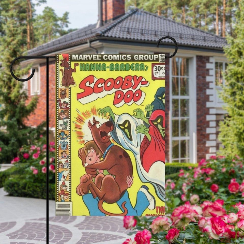 Scooby-Doo Halloween Garden Flag - Vintage Comic Book Design, Spooky Retro Decor