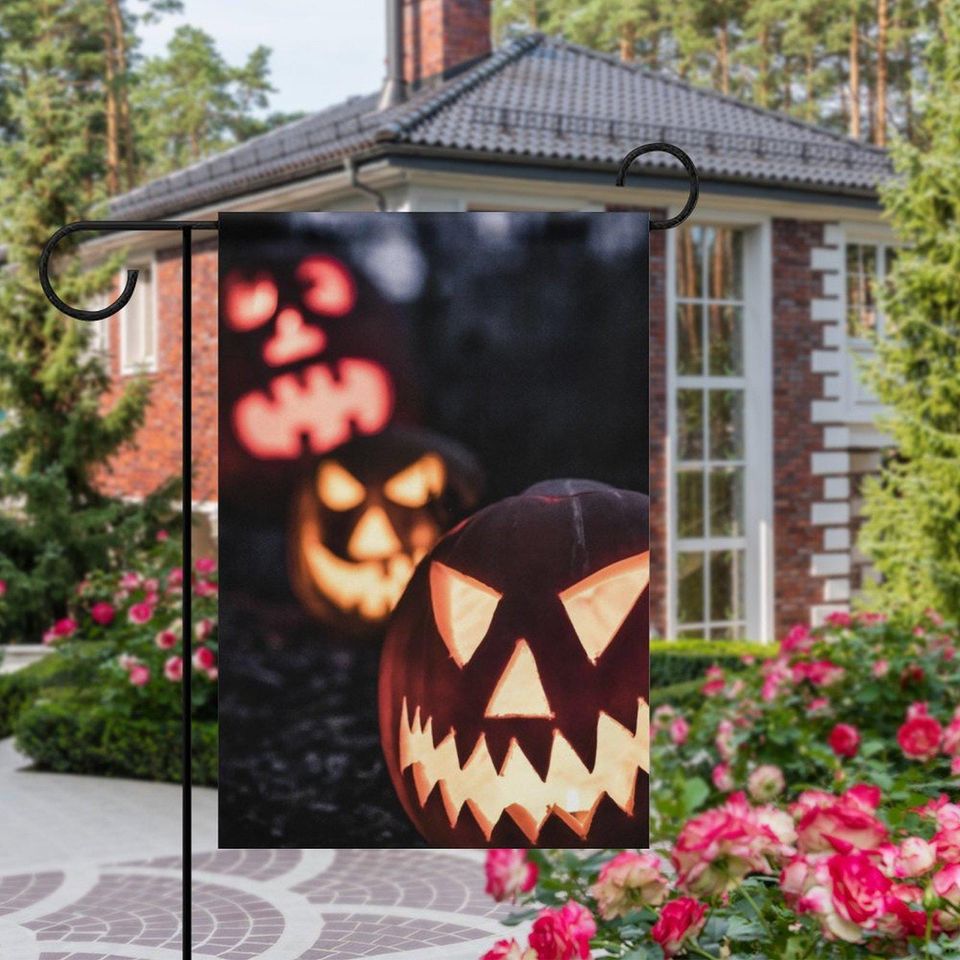 Jack-O'-Lantern Halloween Garden Flag - Spooky Pumpkin Yard Decor