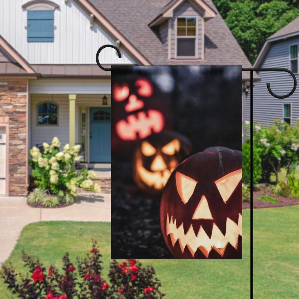 Jack-O'-Lantern Halloween Garden Flag - Spooky Pumpkin Yard Decor