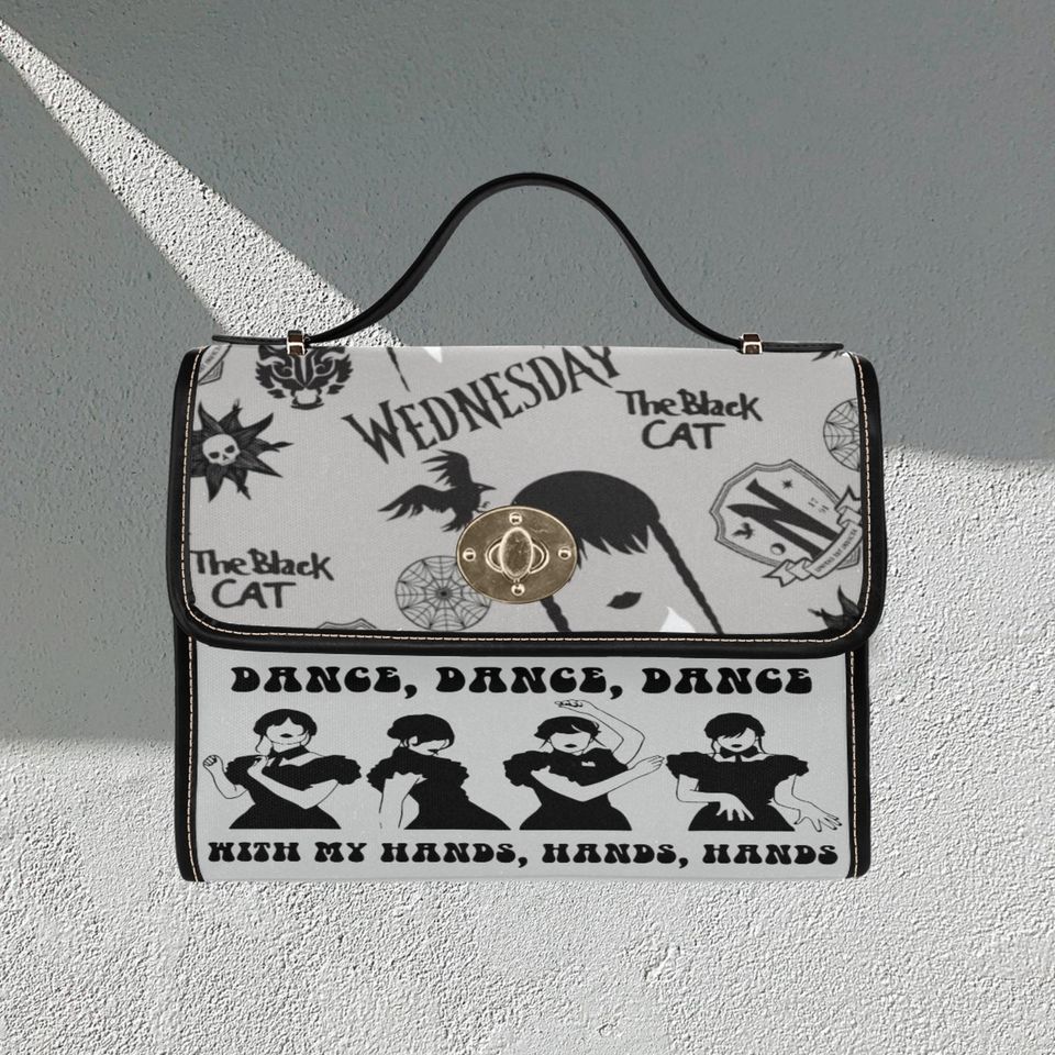 Character Wednesday Lock bag (black shoulder strap, black edging)