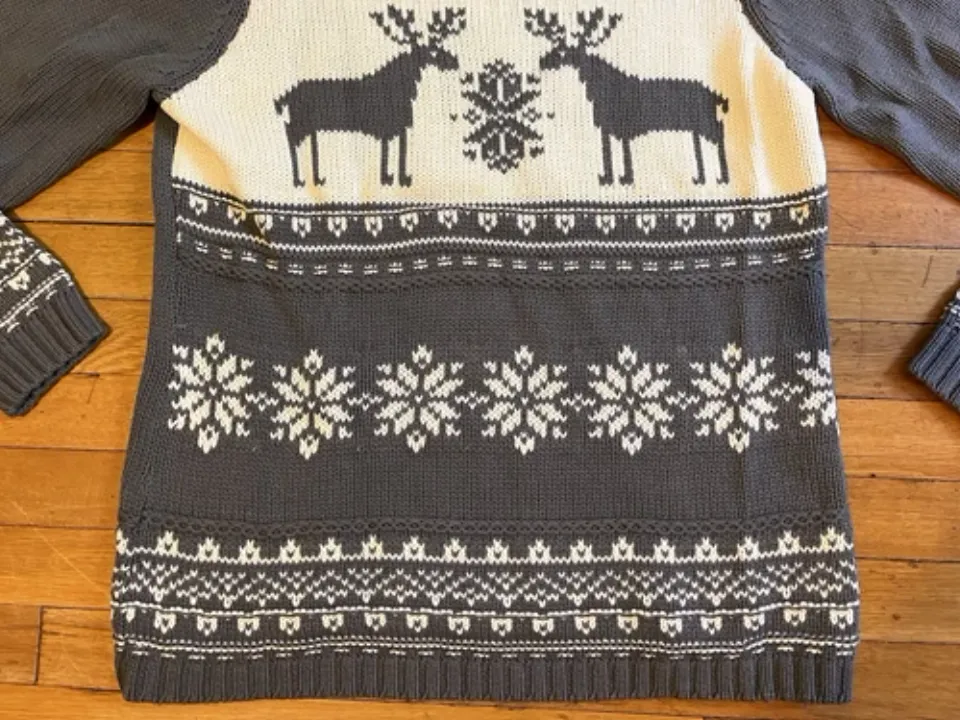 Reindeer Christmas Sweater Women’s Extra Large Grey White All Over Print
