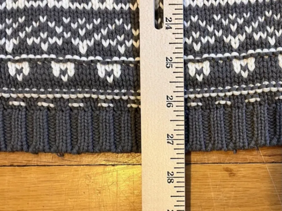 Reindeer Christmas Sweater Women’s Extra Large Grey White All Over Print