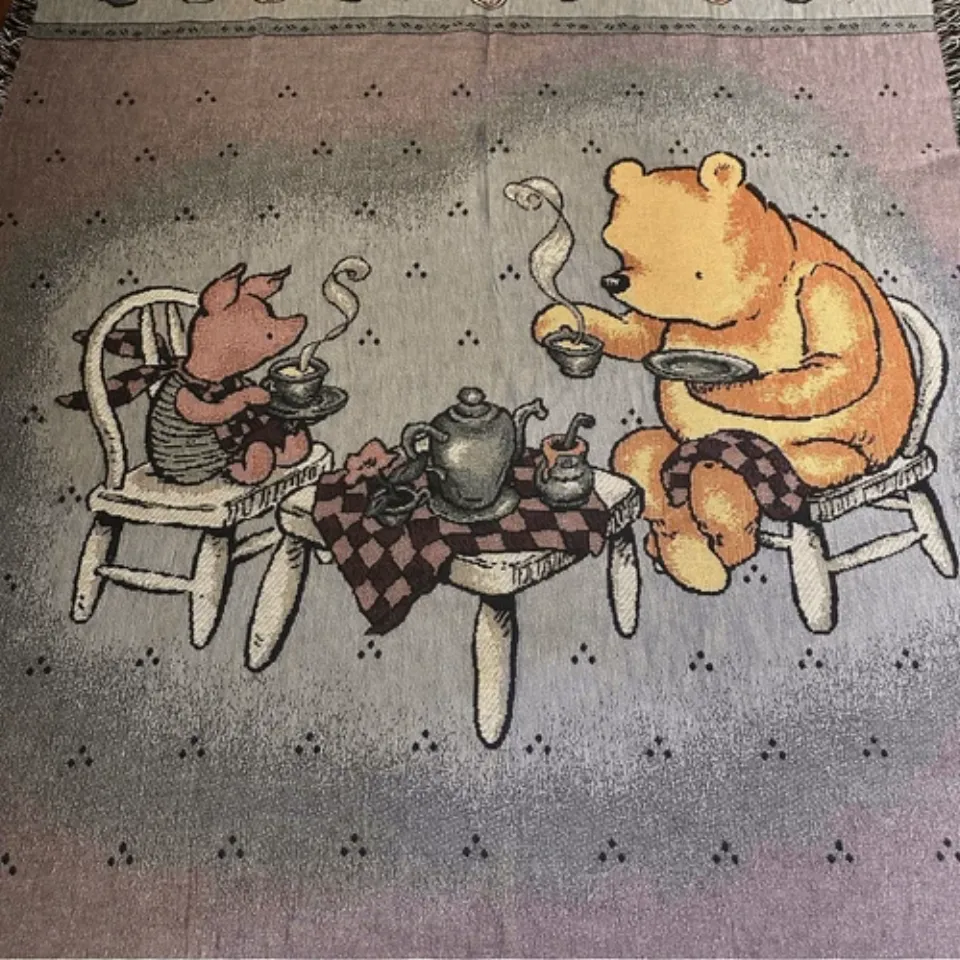 Disney Classic Winnie the Pooh & Piglet Throw woven Blanket