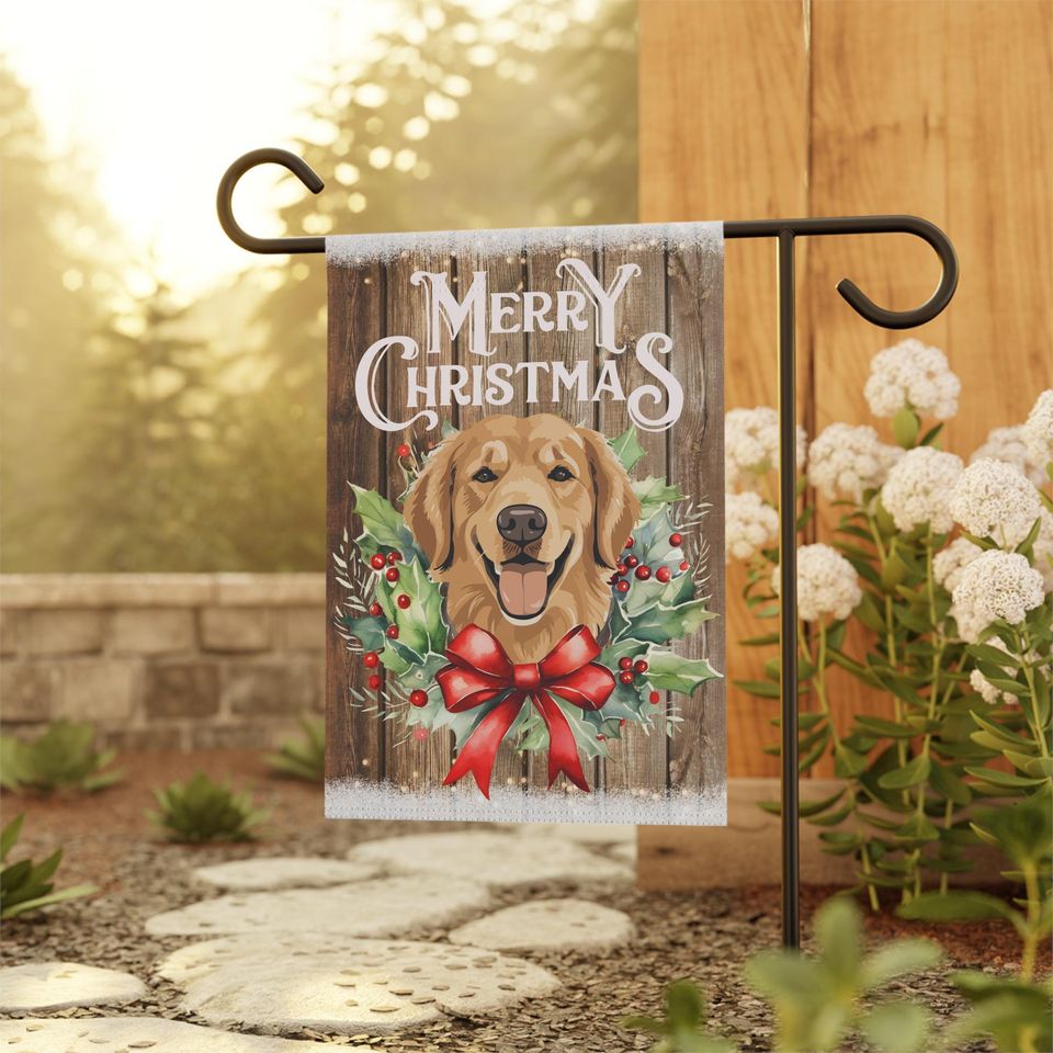 Merry Christmas Golden Retriever Garden Flag, Holiday Home Decor for Golden Lover, Rustic Farmhouse Xmas Decoration, Christmas Wreath Flag