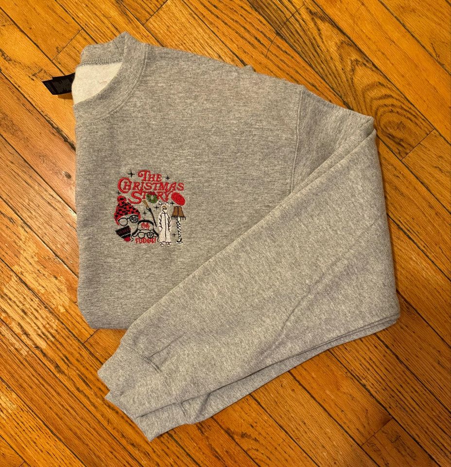 Story Christmas Embroidered Side Pocket Sweatshirt