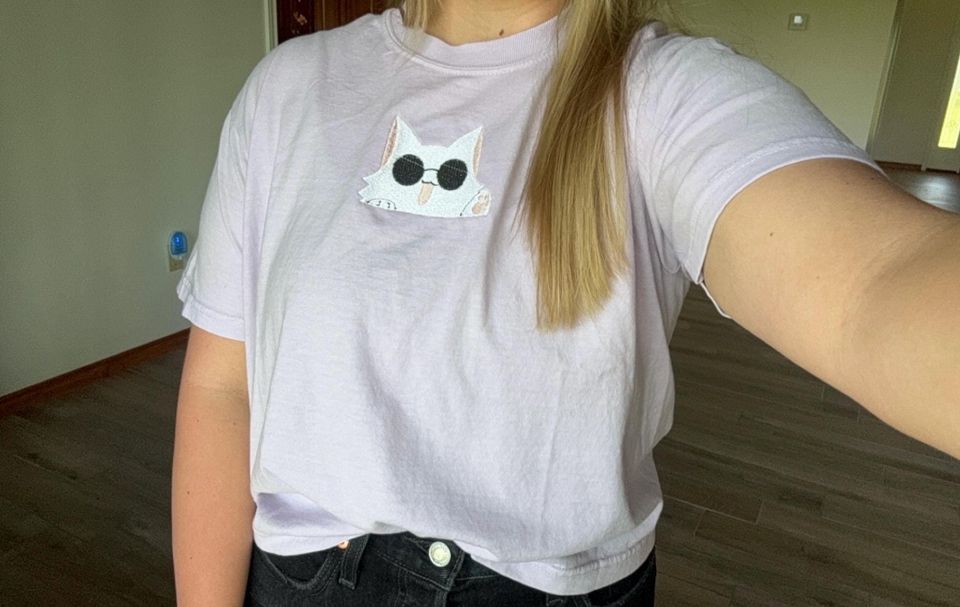 Anime sweater anime embroidered crop t shirt, white cat with glasses embroidered t shirt, action anime t shirt, embroidered t shirt