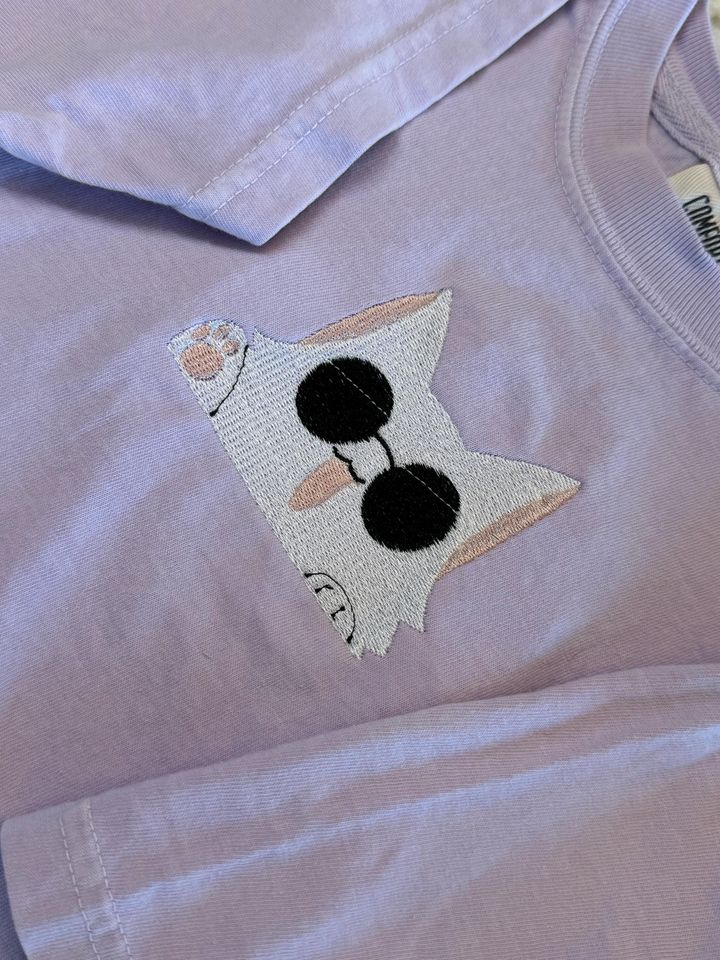 Anime sweater anime embroidered crop t shirt, white cat with glasses embroidered t shirt, action anime t shirt, embroidered t shirt