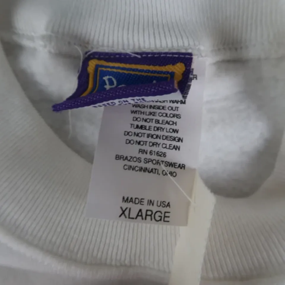 Vintage 90s Pooh Crewneck Sweatshirt Mens XL White Embroidered Made In USA