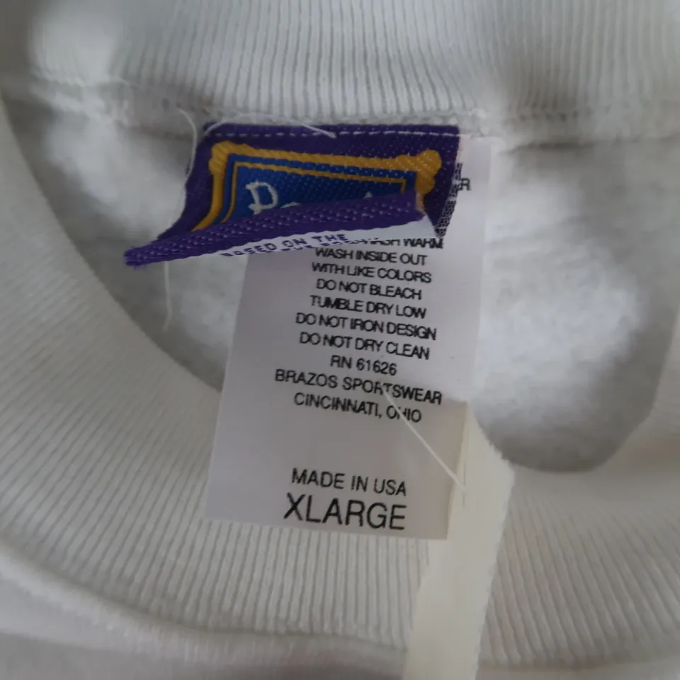 Vintage 90s Pooh Crewneck Sweatshirt Mens XL White Embroidered Made In USA