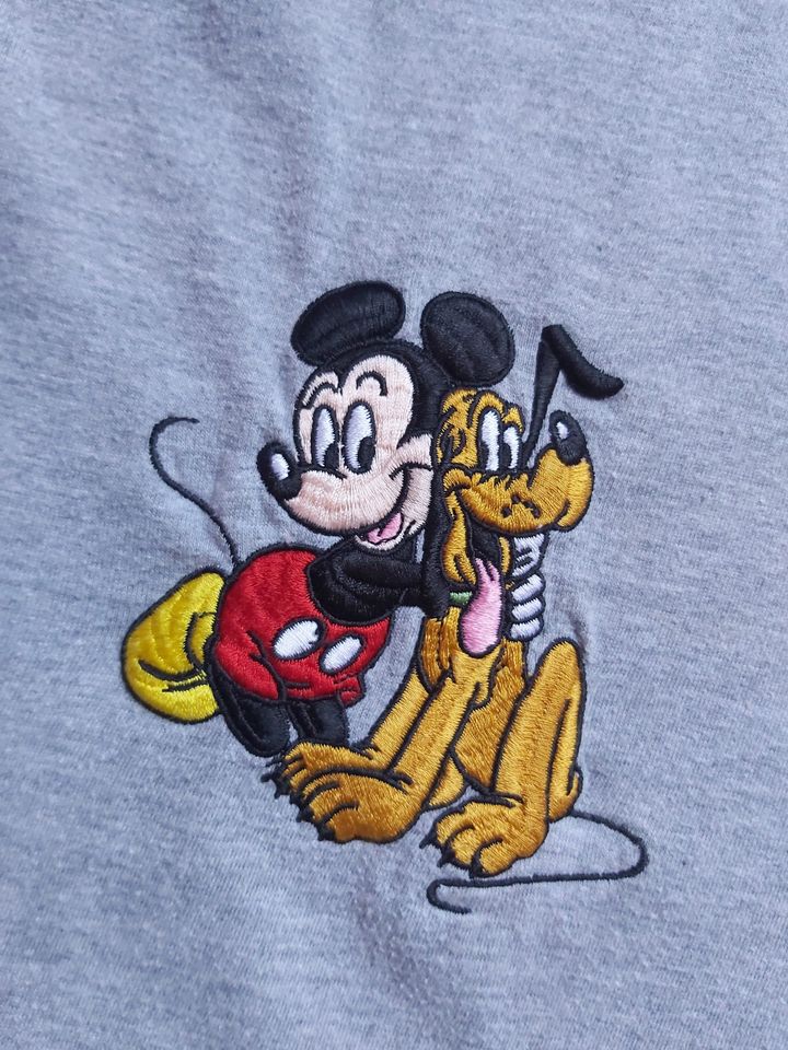 1990s Mickey Inc Mickey Mouse & Pluto T-Shirt Grey Embroidered Cartoon Disneyland  Shirt