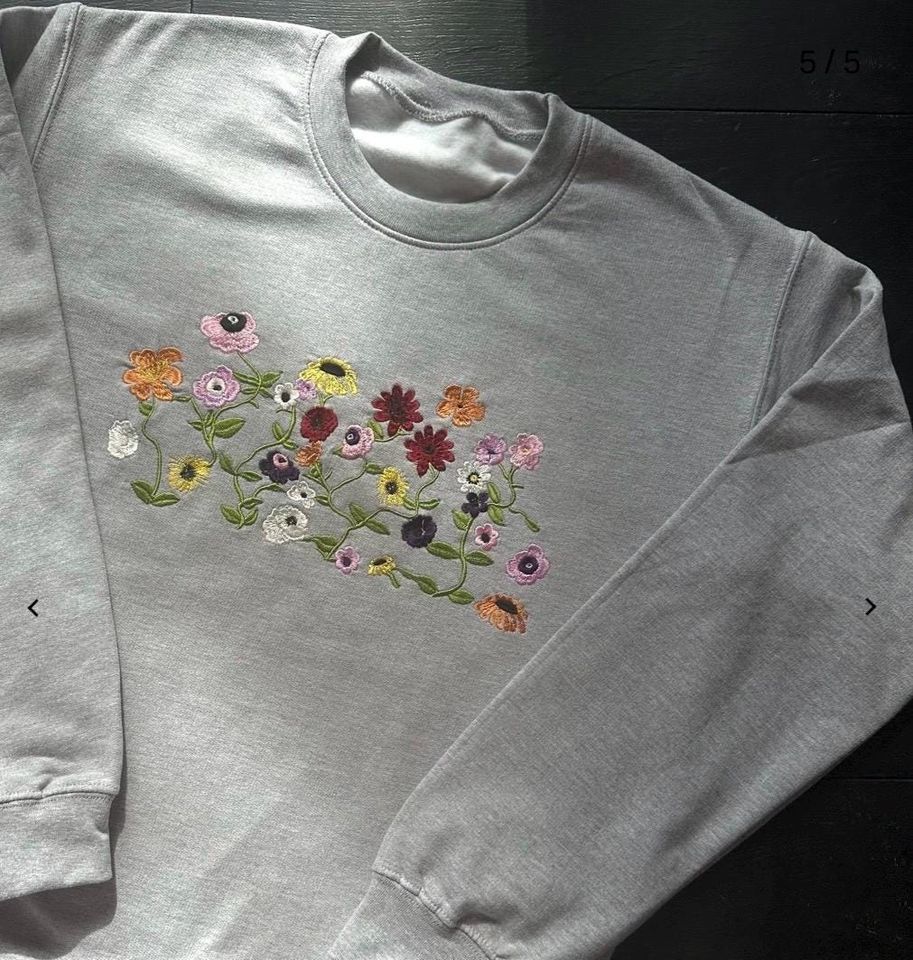 Eras tour surprise song Brown Coquette flowers sweatshirt flower crewneck sweatshirt sweater Off the shoulder crewneck sweater surprise song