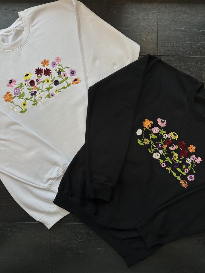 Eras tour surprise song Brown Coquette flowers sweatshirt flower crewneck sweatshirt sweater Off the shoulder crewneck sweater surprise song