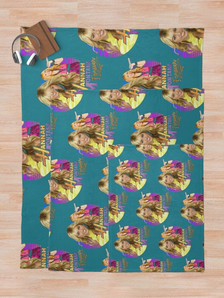 HANNAH MONTANA forever still sitting quietly Throw Blanket