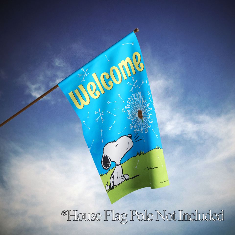 PEANUTS, PEANUTS Blowing Dandelions Garden Flag