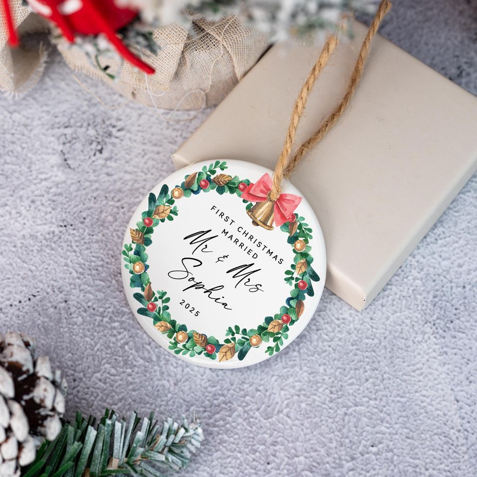 Personalized Married Ornament Gift, Ornament for Couples with Gift Box