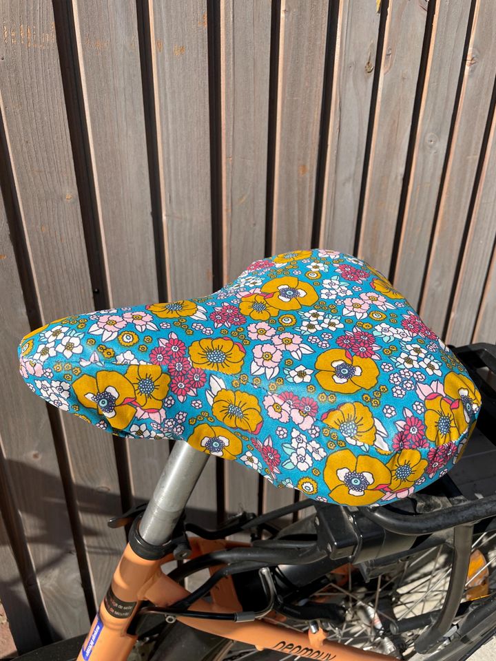 Waterproof bicycle seat cover