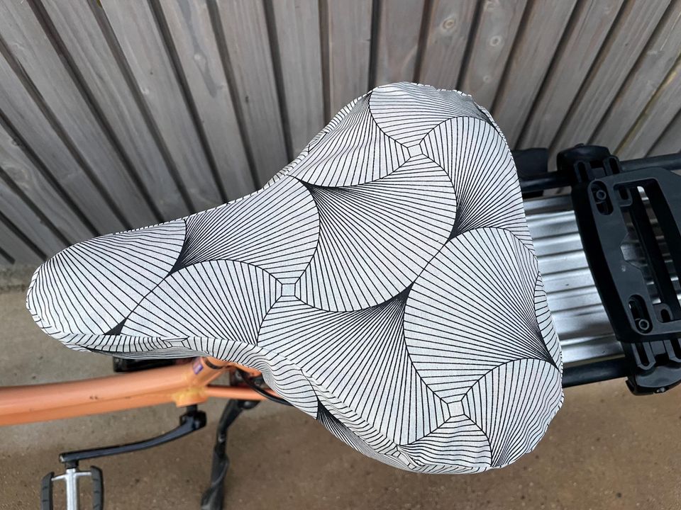 Waterproof bicycle seat cover
