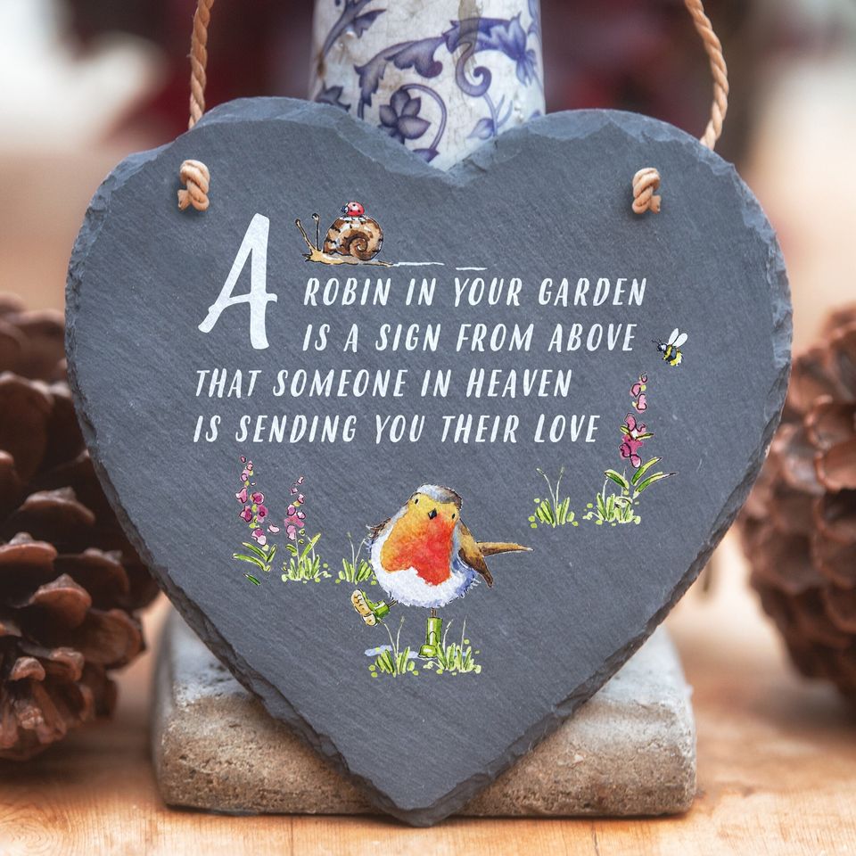 A Robin in the Garden Slate Heart - Personalized Hanging Outdoor Decor