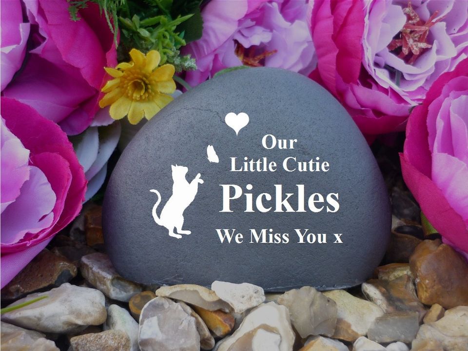 Cat Memorial - Small Pebble - Personalized - Weatherproof - Freestanding