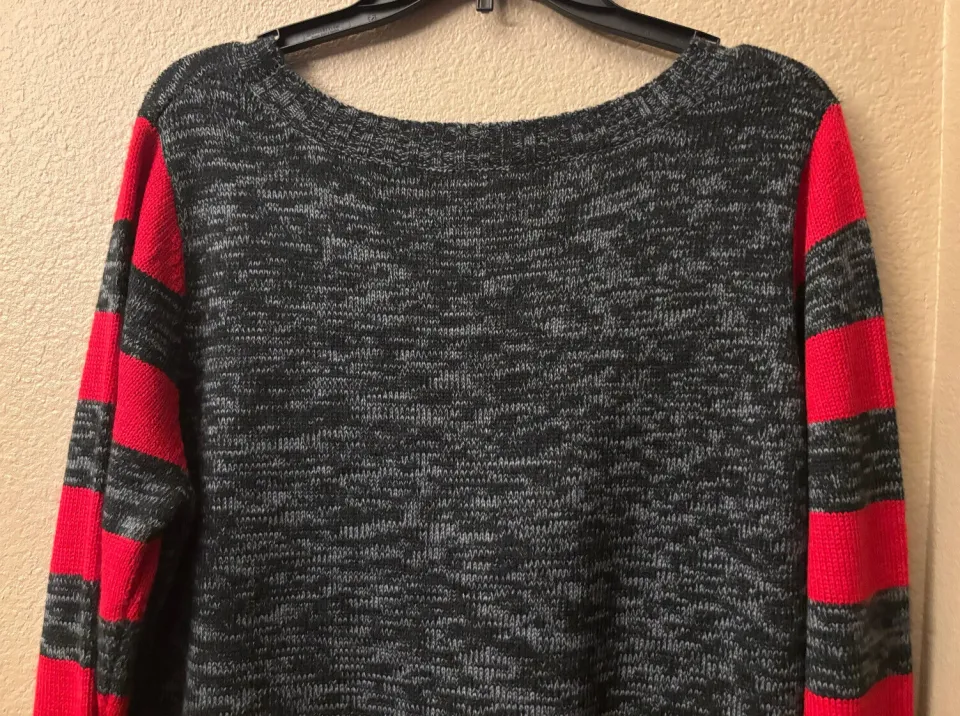 Women’s No Boundaries – Grey Cat Ugly Christmas Sweater