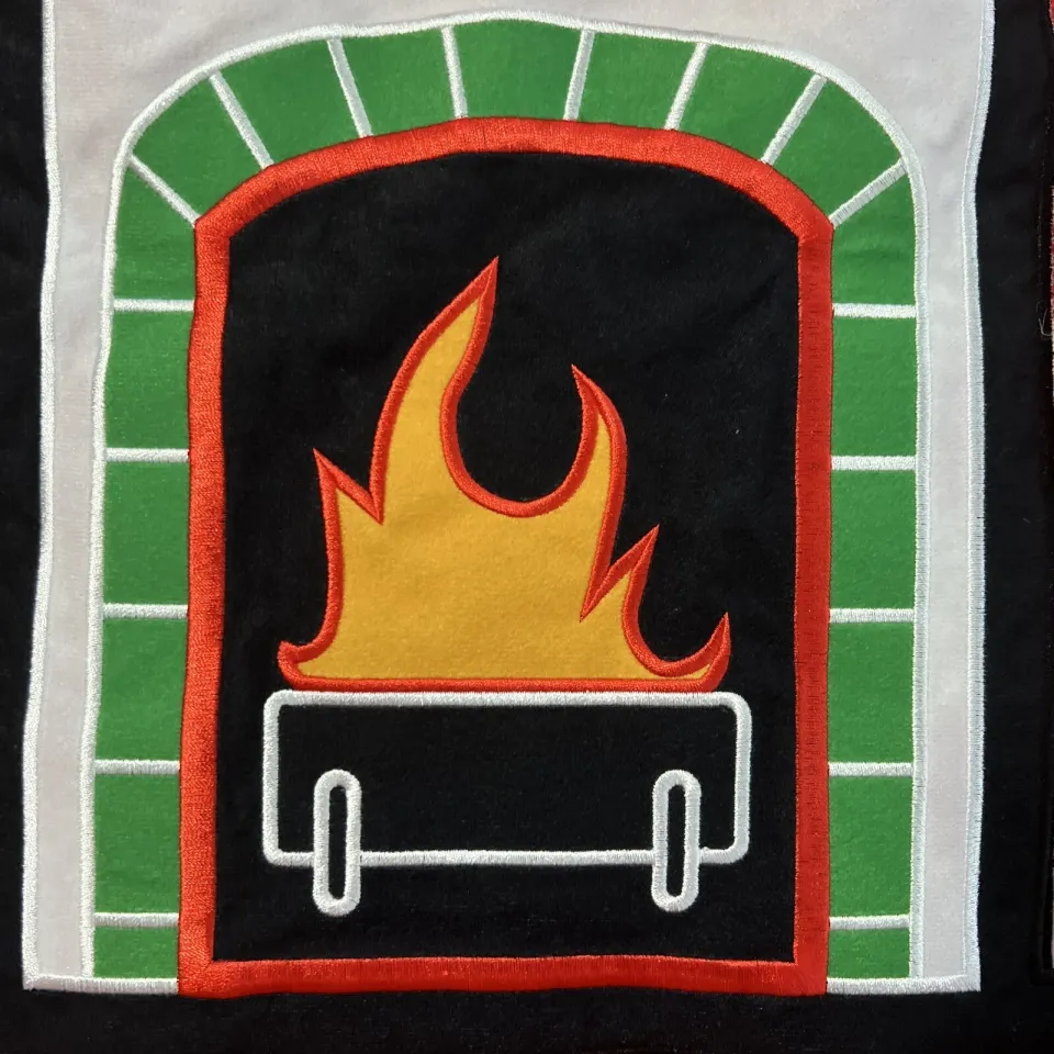 Christmas Party Sweater Dec. 25th Med UGLY sweater Fire place