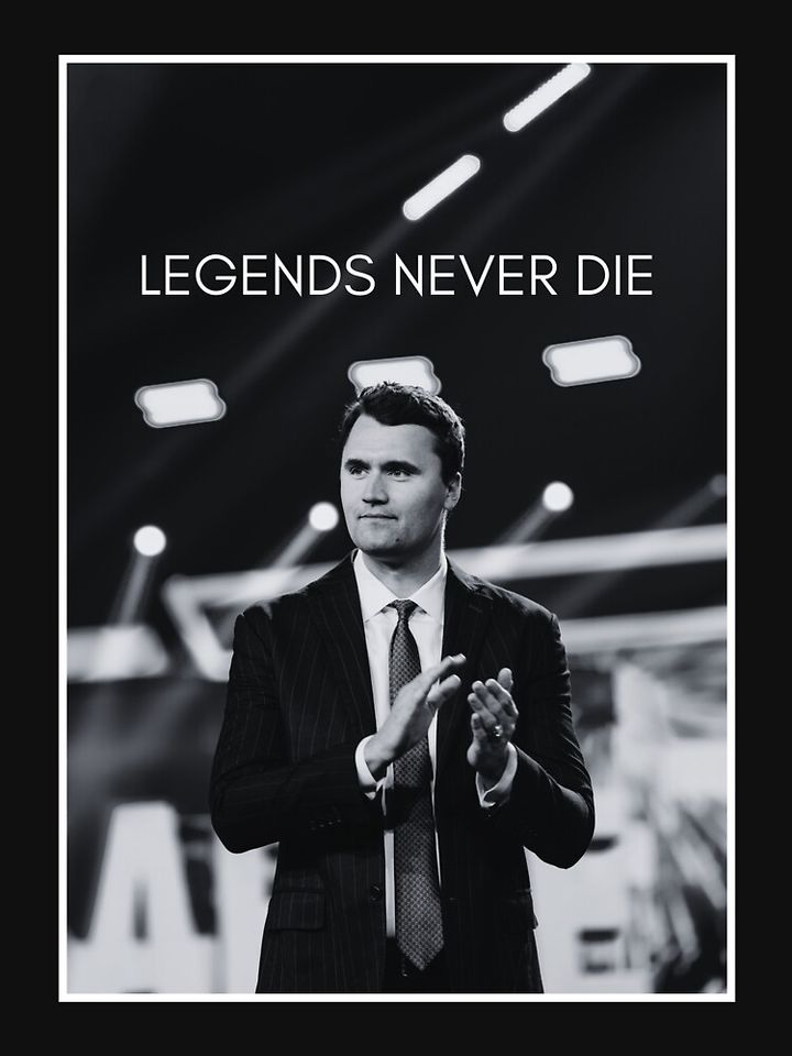 Charlie Kirk - Legends never die Pullover Sweatshirt