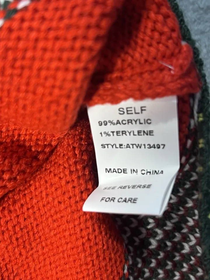 AndTheWhy Womens S/M Christmas Reindeer Ugly Sweater Pullover Plaid Pattern Red