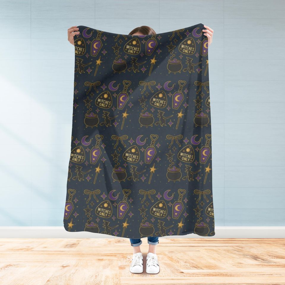 Witchy Arctic Fleece Blanket: Cozy Halloween Throw, Fall Couch Decor