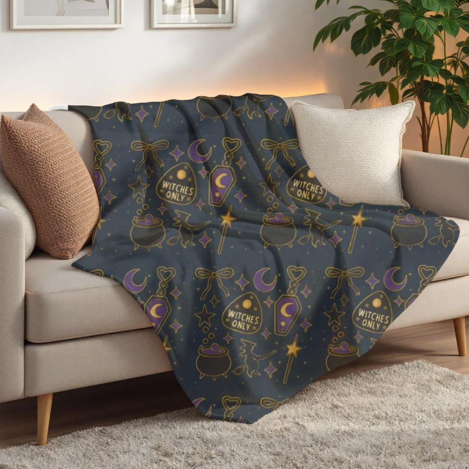 Witchy Arctic Fleece Blanket: Cozy Halloween Throw, Fall Couch Decor