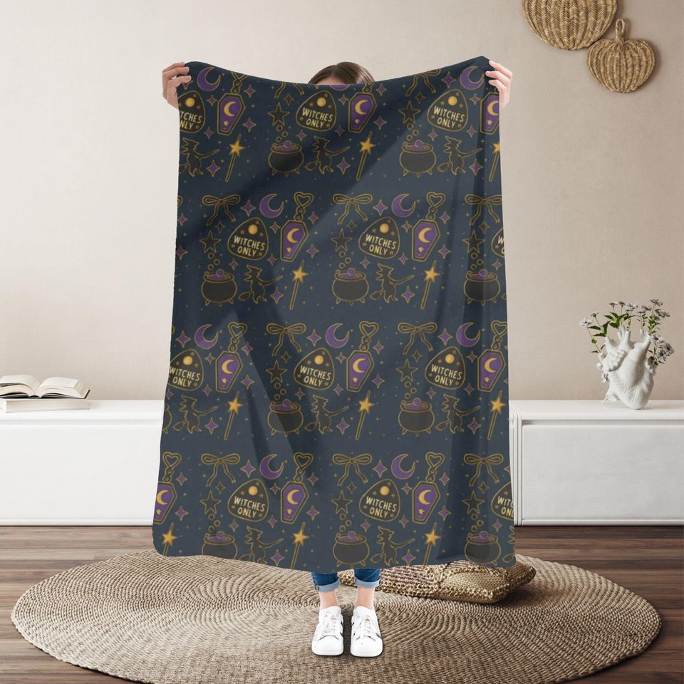 Witchy Arctic Fleece Blanket: Cozy Halloween Throw, Fall Couch Decor