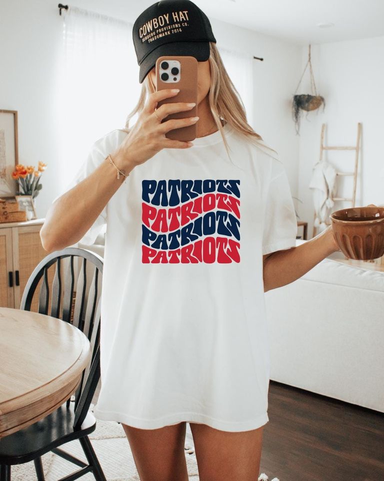 Red & Navy Game Day Tank | Groovy Football Fan Shirt | Vintage Tailgate Top | Sundays in New England