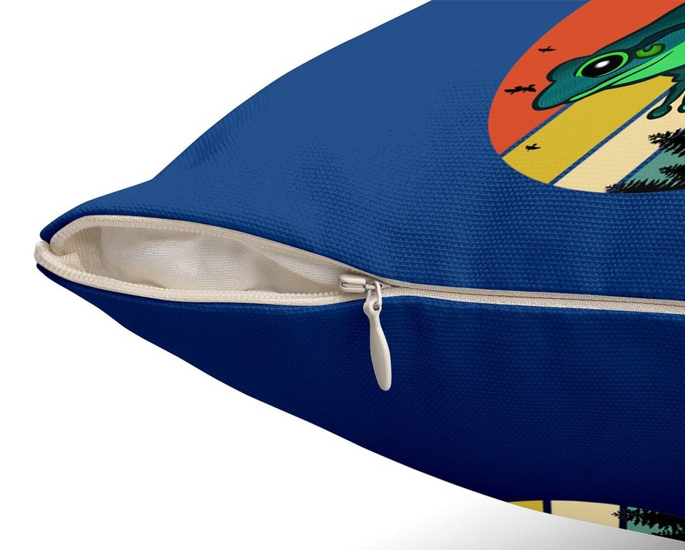 I Love Frogs Saying-amphibian Lovers Throw Pillow