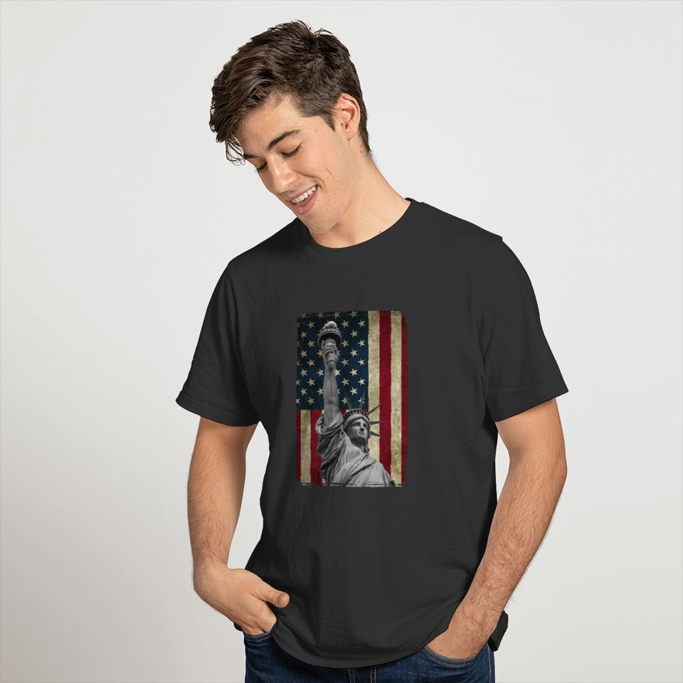 USA America Flag & Statue of Liberty 4th of July Design T-shirt