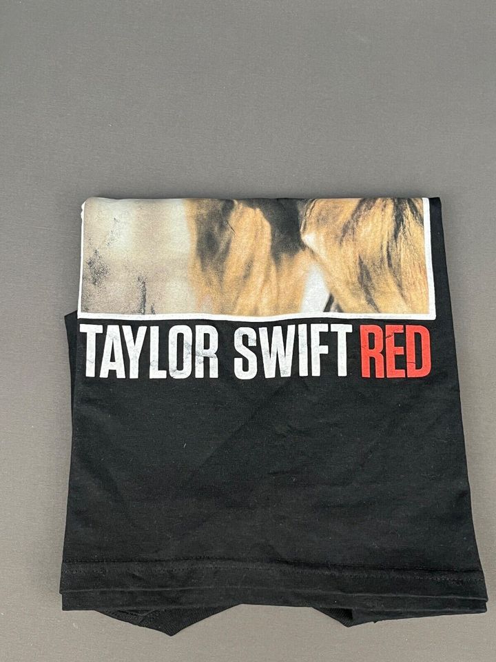 New 2013 Taylor The Red Tour Concert Black T-Shirt