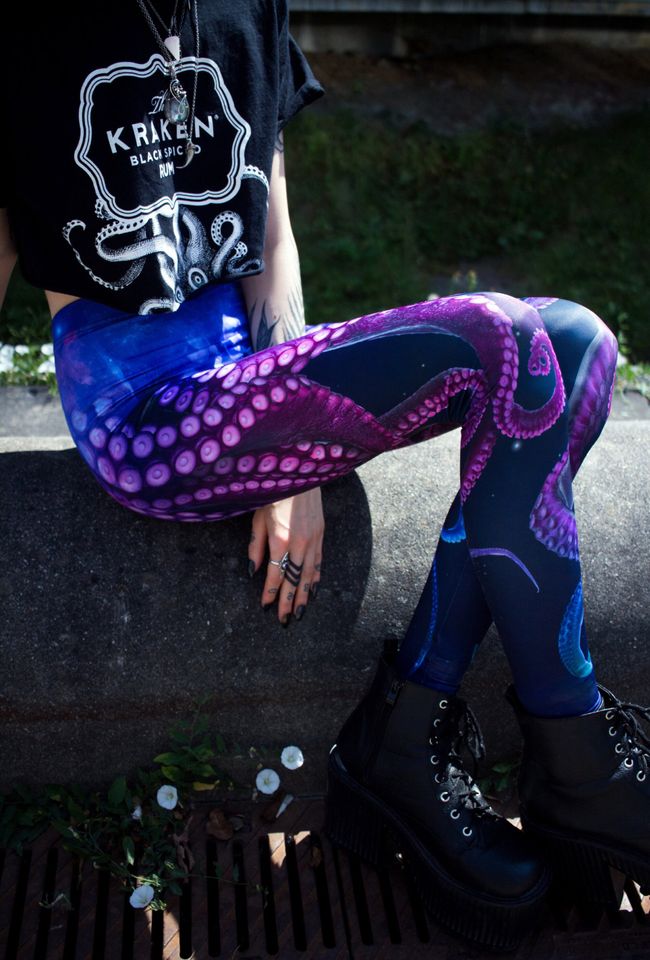 Yoga Leggings with Octopus Print, purple printed leggings
