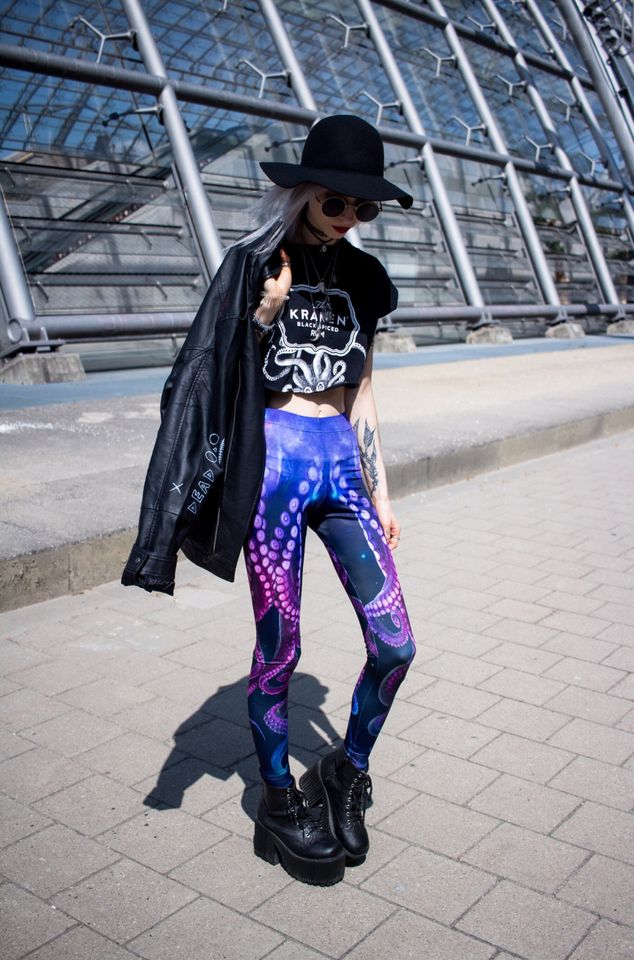 Yoga Leggings with Octopus Print, purple printed leggings