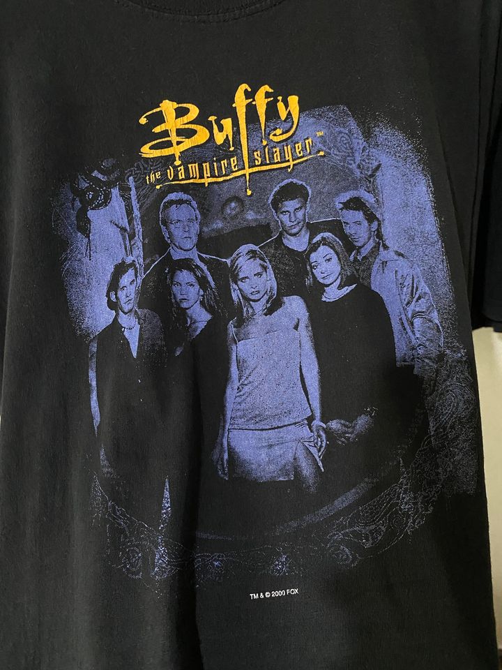 Vintage 2000 Buffy the Vampire Slayer Shirt