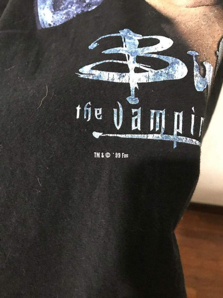 Vintage 1999 Buffy The Vampire Slayer Shirt