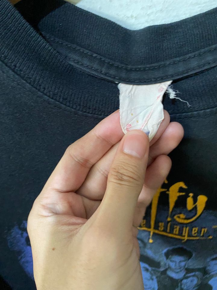 Vintage 2000 Buffy the Vampire Slayer Shirt