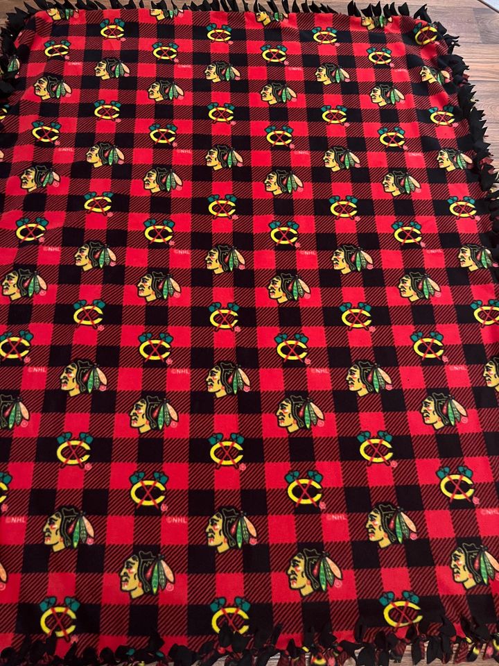 Two-Piece Hand-Tied Chicago Blackhawks Woven Blanket