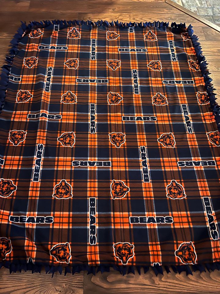 Chicago Bears Woven Hand-Tied Woven Blanket