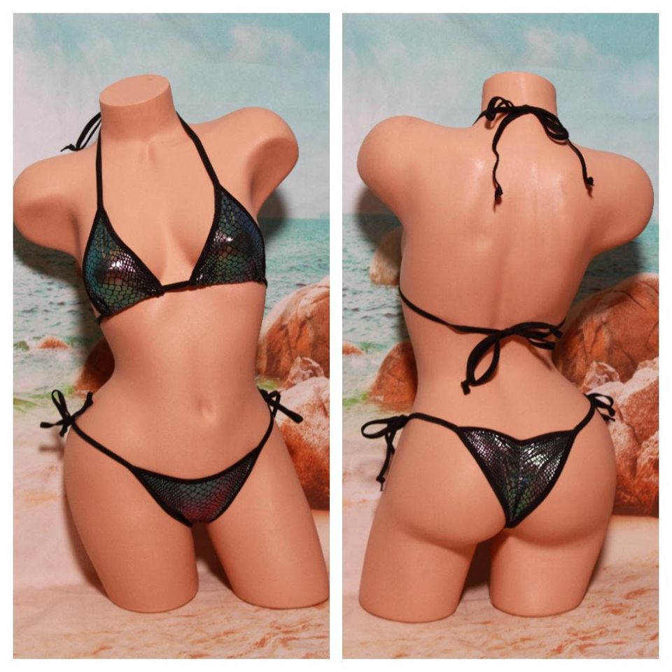 Multi Color Snake Skin Pattern w Black Trim Medium Coverage Top Scrunch Butt 2 Piece Micro String Bikini Set One Size