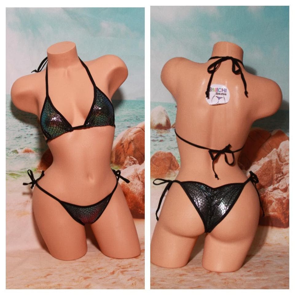 Multi Color Snake Skin Pattern w Black Trim Medium Coverage Top Scrunch Butt 2 Piece Micro String Bikini Set One Size
