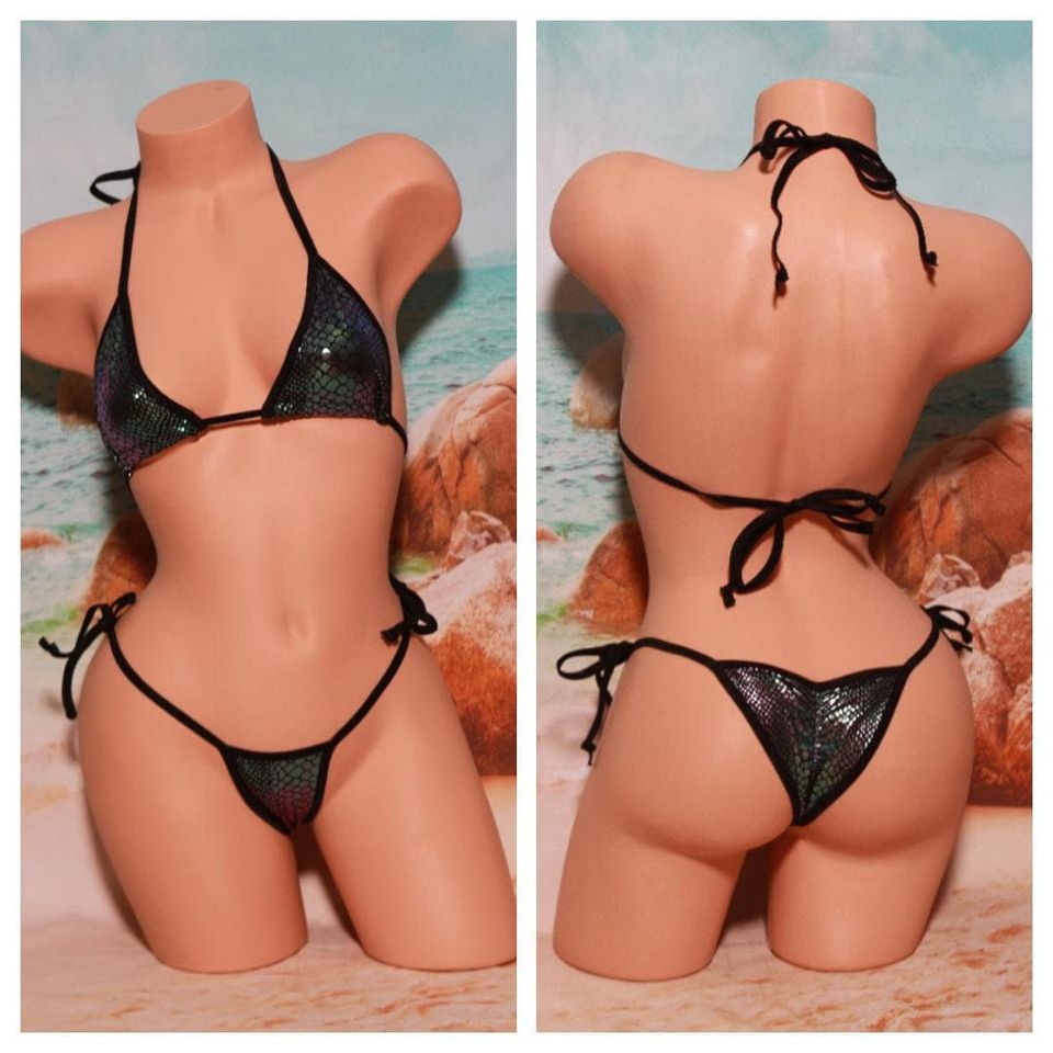 Multi Color Snake Skin Pattern w Black Trim Medium Coverage Top Scrunch Butt 2 Piece Micro String Bikini Set One Size