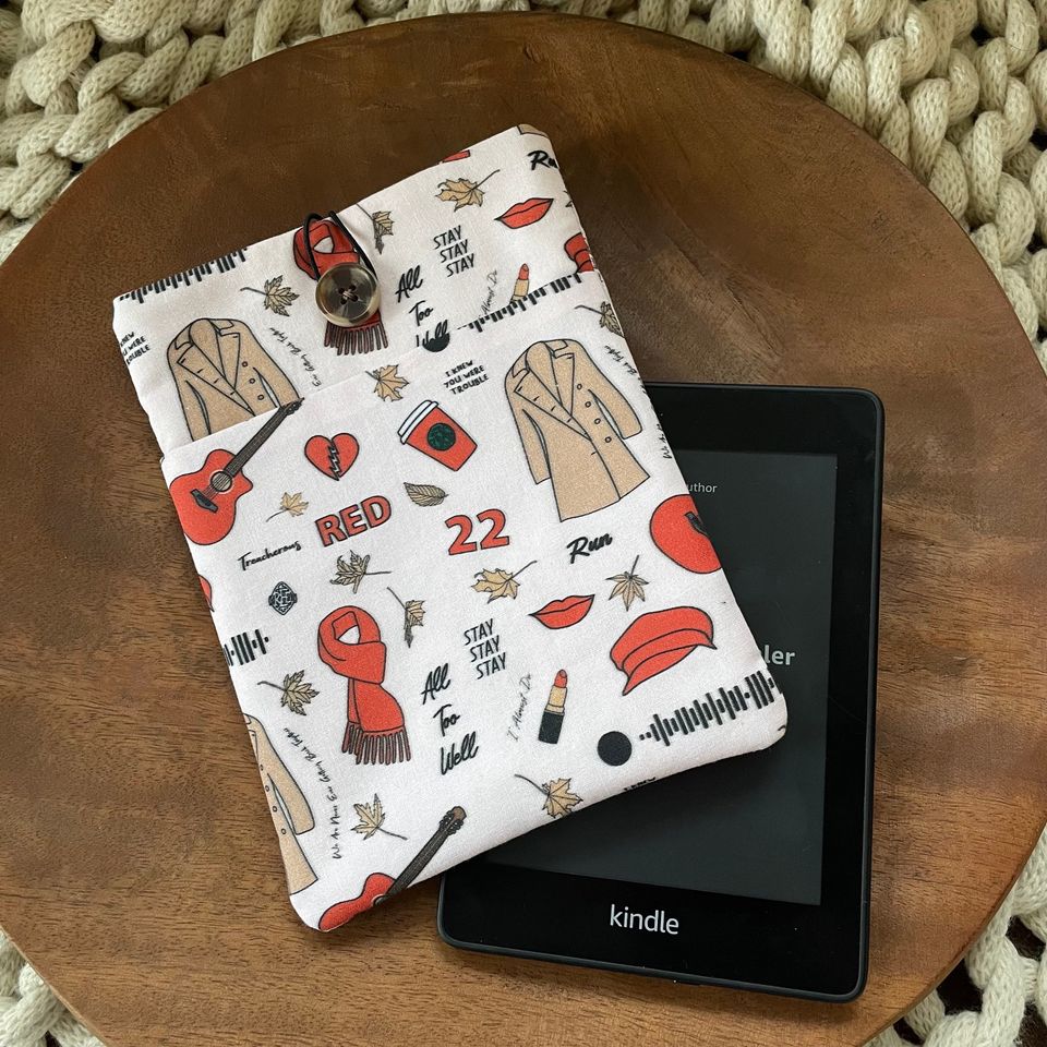 Taylorr Swifts Kindle Case