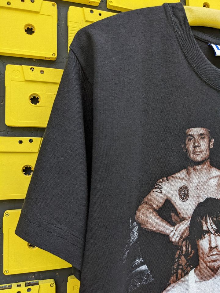 Vintage 2000s  Red Hot Chili Peppers T-Shirt