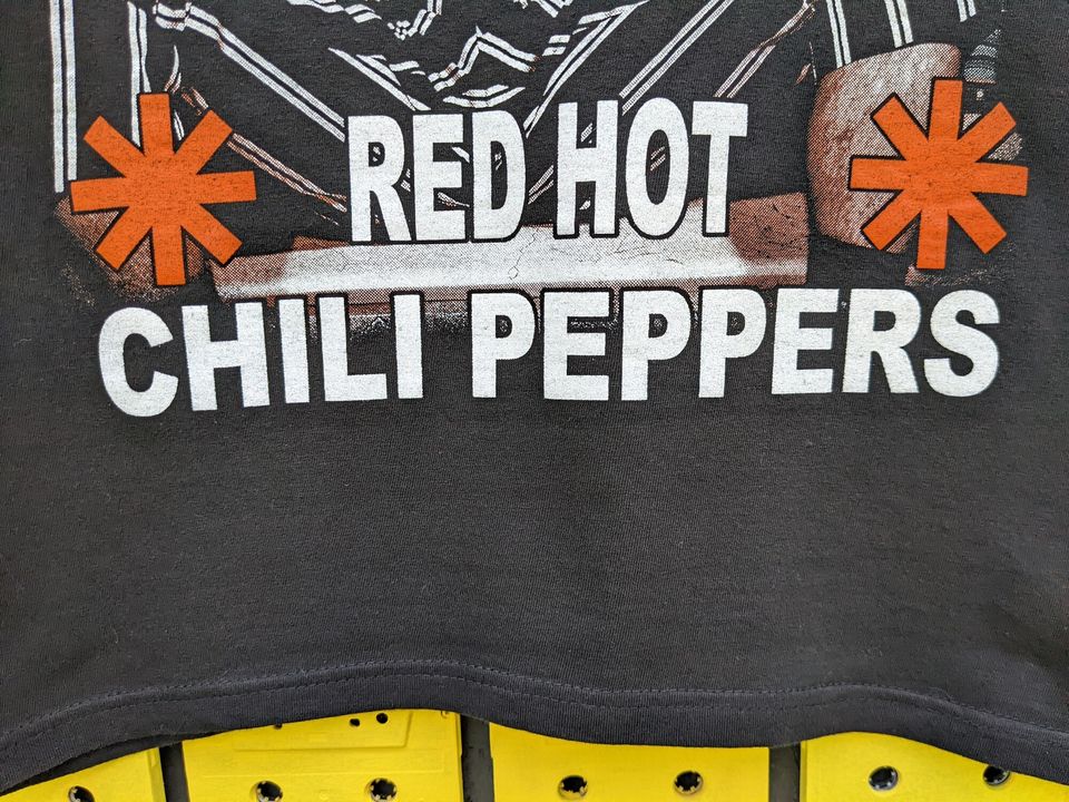 Vintage 2000s  Red Hot Chili Peppers T-Shirt